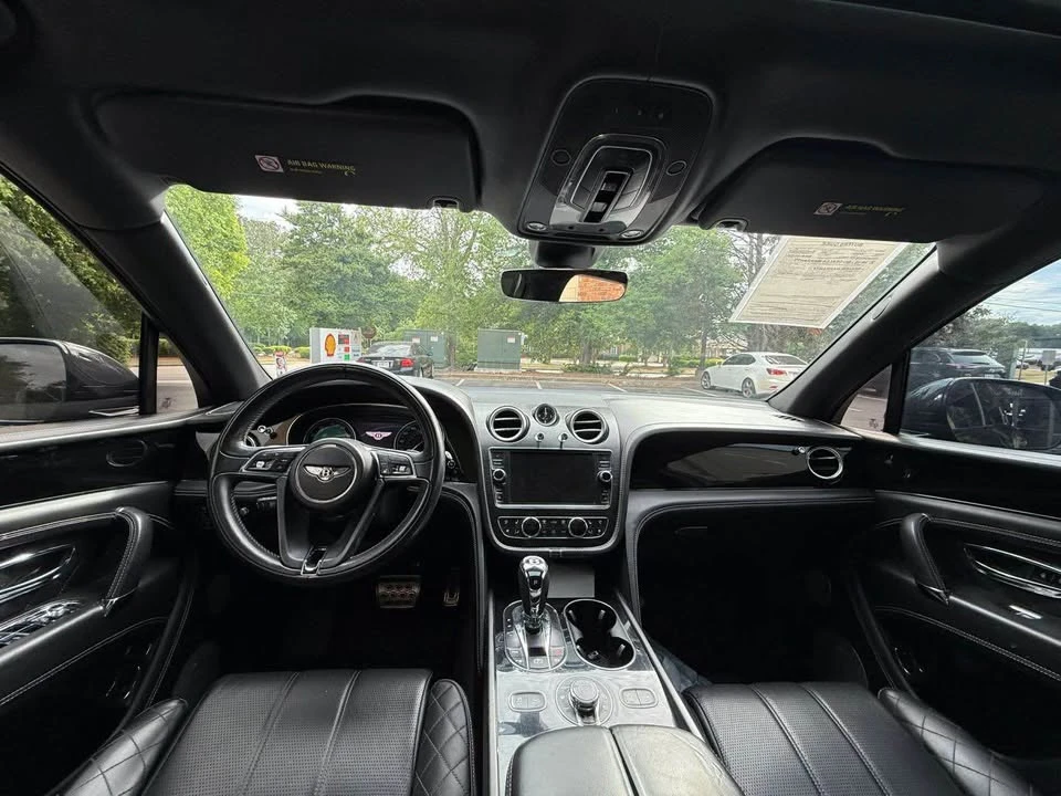 2017 Bentley Bentayga - Image 11 of 17