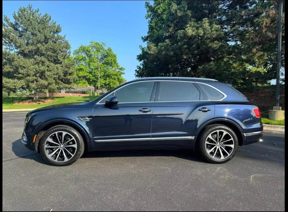 2017 Bentley Bentayga - Image 2 of 10