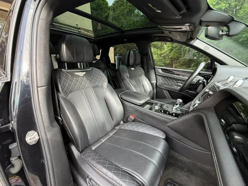 2017 Bentley Bentayga - Image 9 of 17