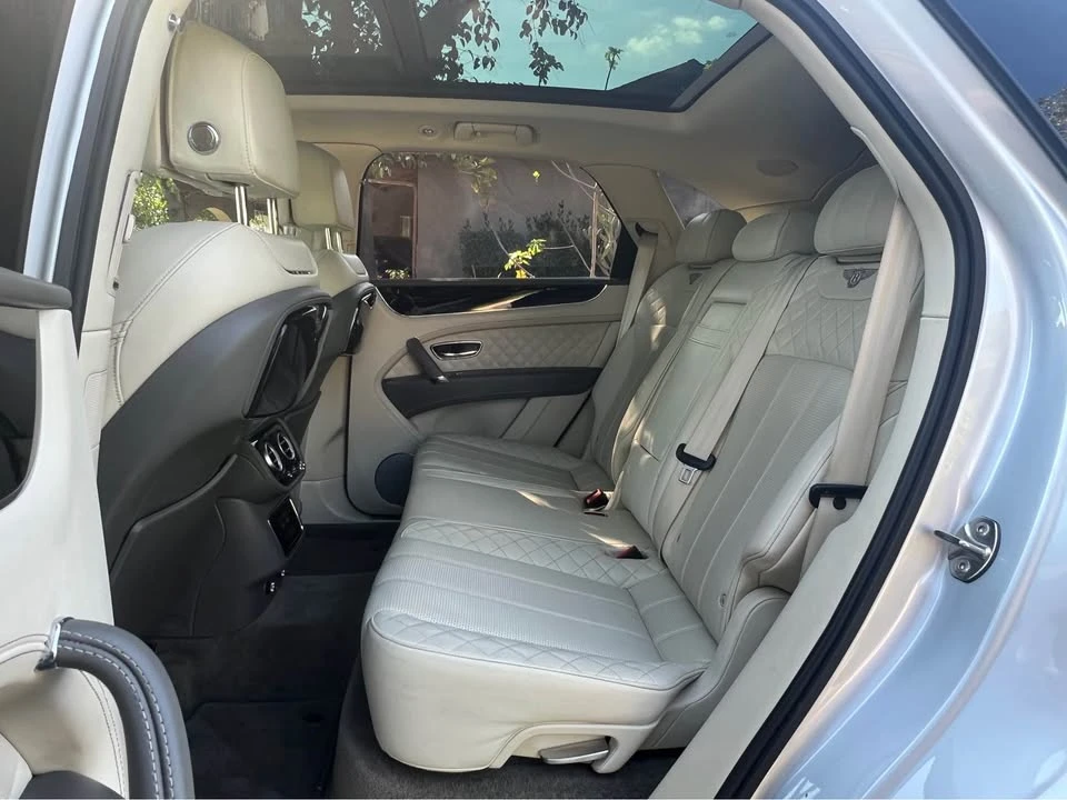2017 Bentley Bentayga - Image 13 of 21