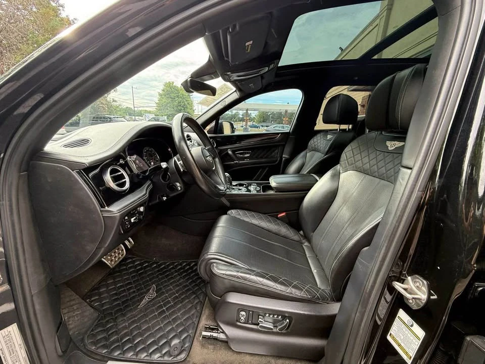 2017 Bentley Bentayga - Image 10 of 17