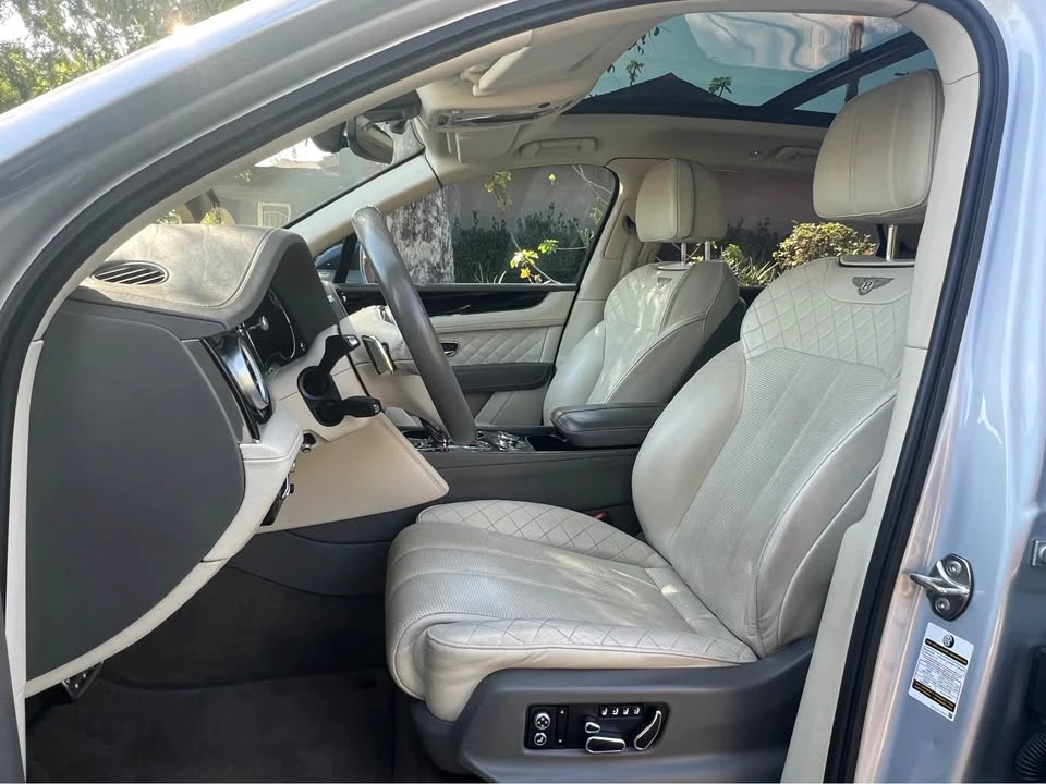 2017 Bentley Bentayga - Image 11 of 21