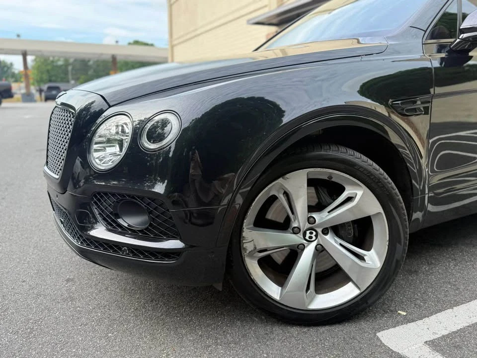 2017 Bentley Bentayga - Image 6 of 17