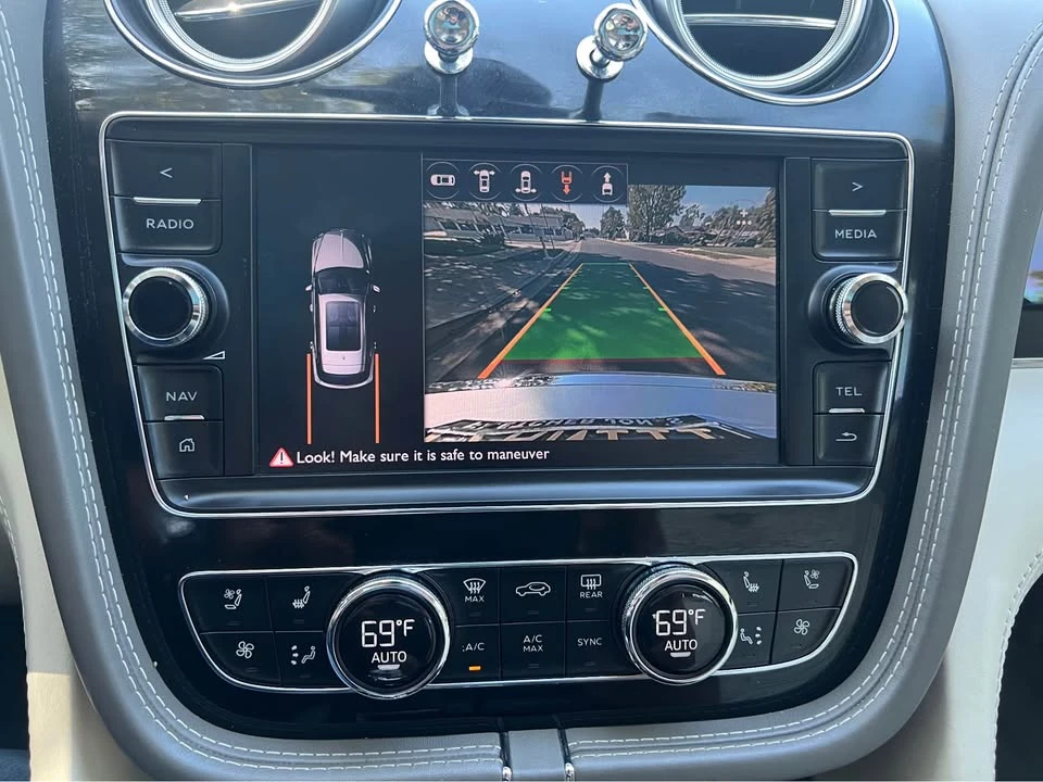 2017 Bentley Bentayga - Image 20 of 21