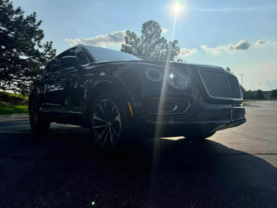 2017 Bentley Bentayga - Image 5 of 10