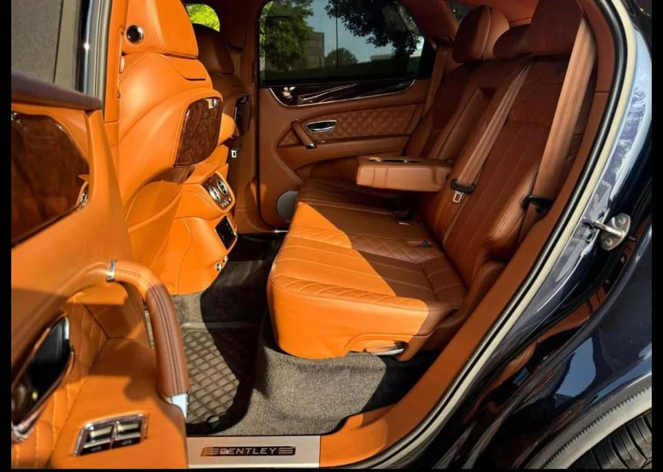 2017 Bentley Bentayga - Image 9 of 10