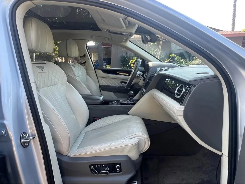 2017 Bentley Bentayga - Image 12 of 21