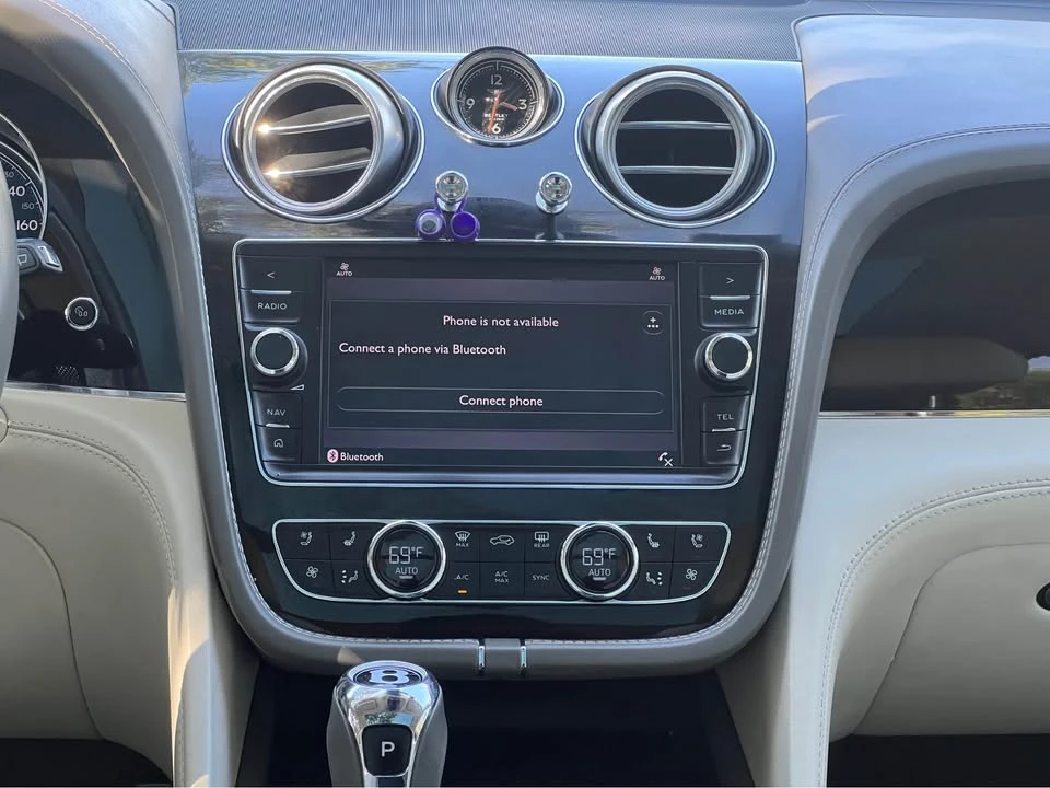 2017 Bentley Bentayga - Image 16 of 21