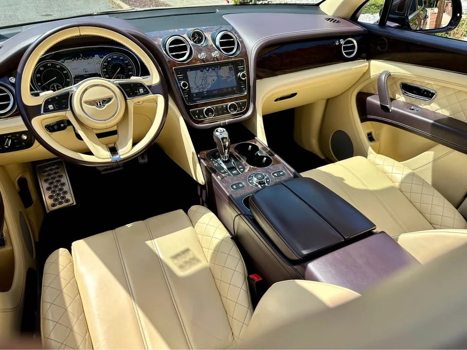 2017 Bentley Bentayga - Image 8 of 10
