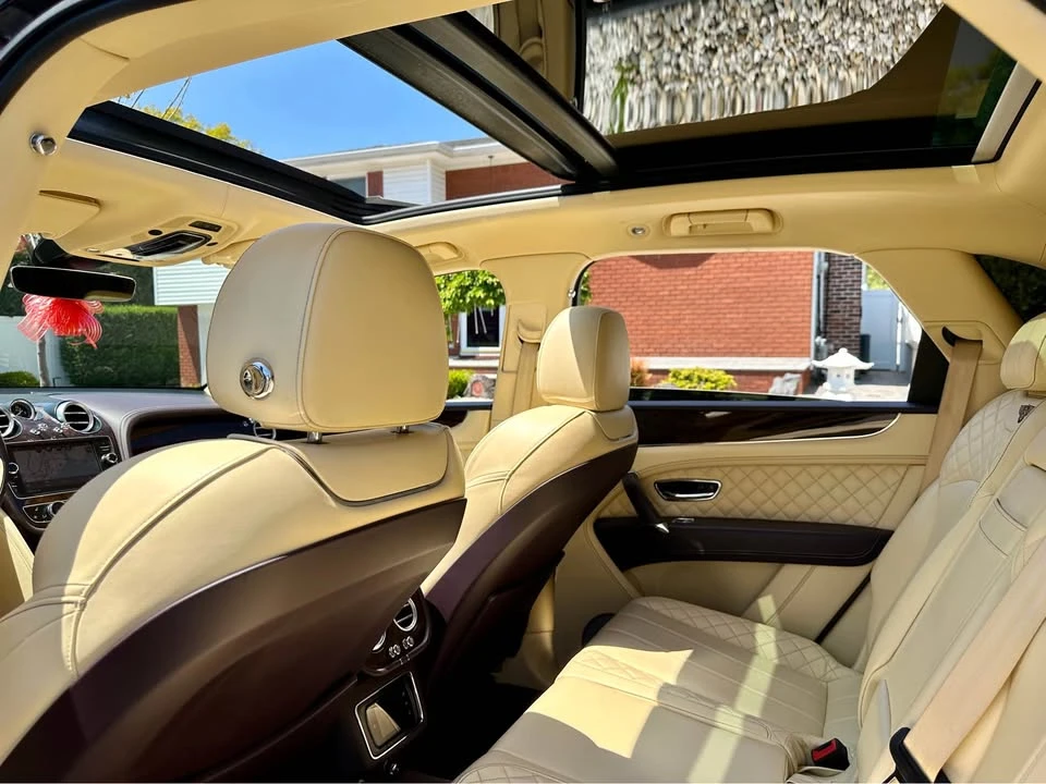 2017 Bentley Bentayga - Image 10 of 10