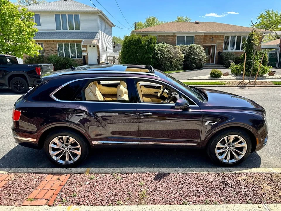 2017 Bentley Bentayga - Image 5 of 10