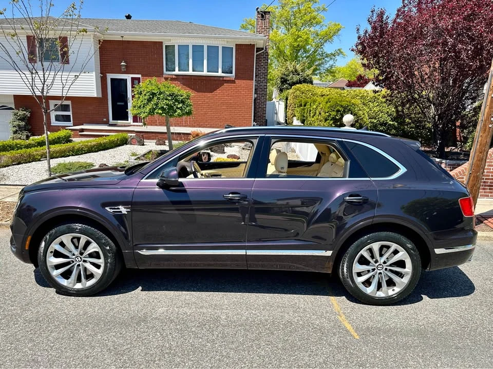 2017 Bentley Bentayga - Image 2 of 10