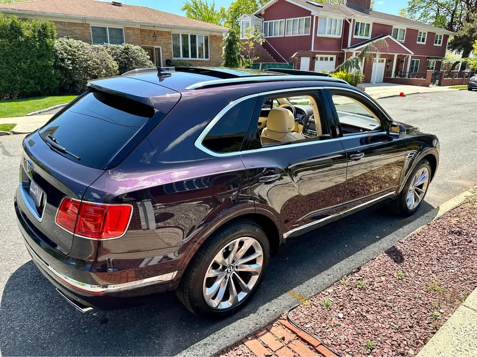 2017 Bentley Bentayga - Image 6 of 10