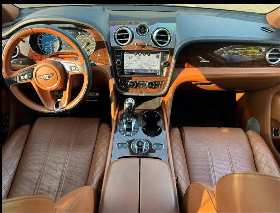 2017 Bentley Bentayga - Image 8 of 10