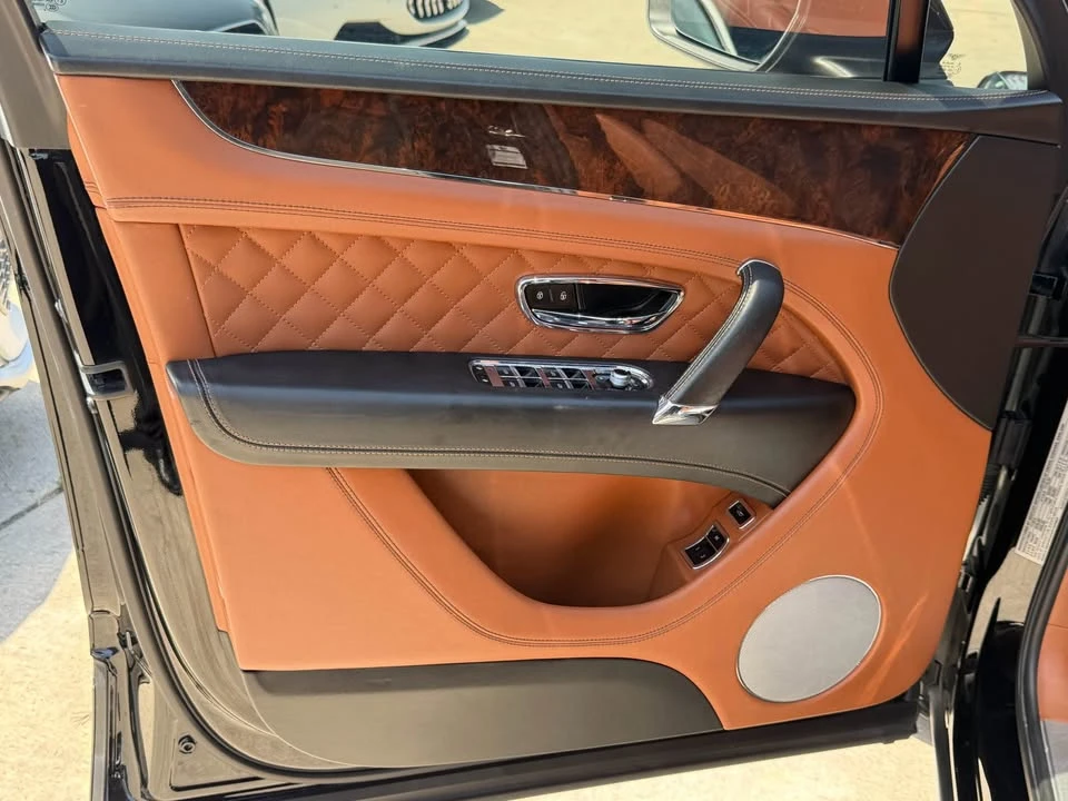 2017 Bentley Bentayga - Image 5 of 20