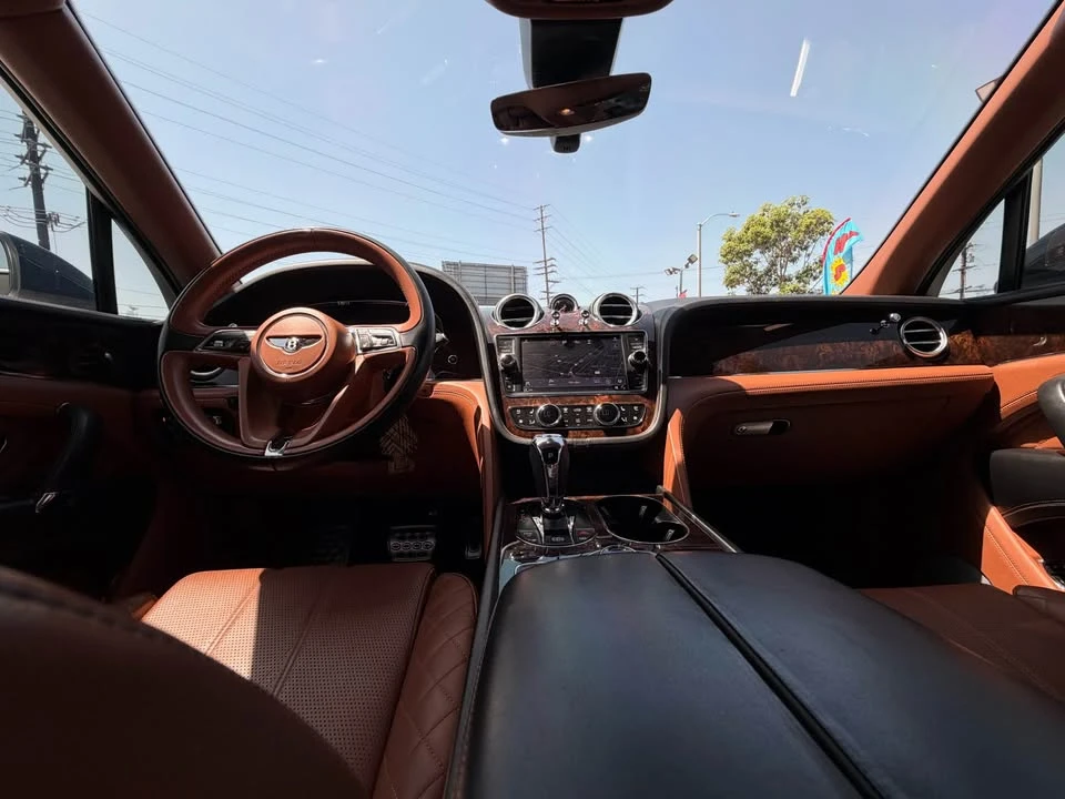 2017 Bentley Bentayga - Image 15 of 20