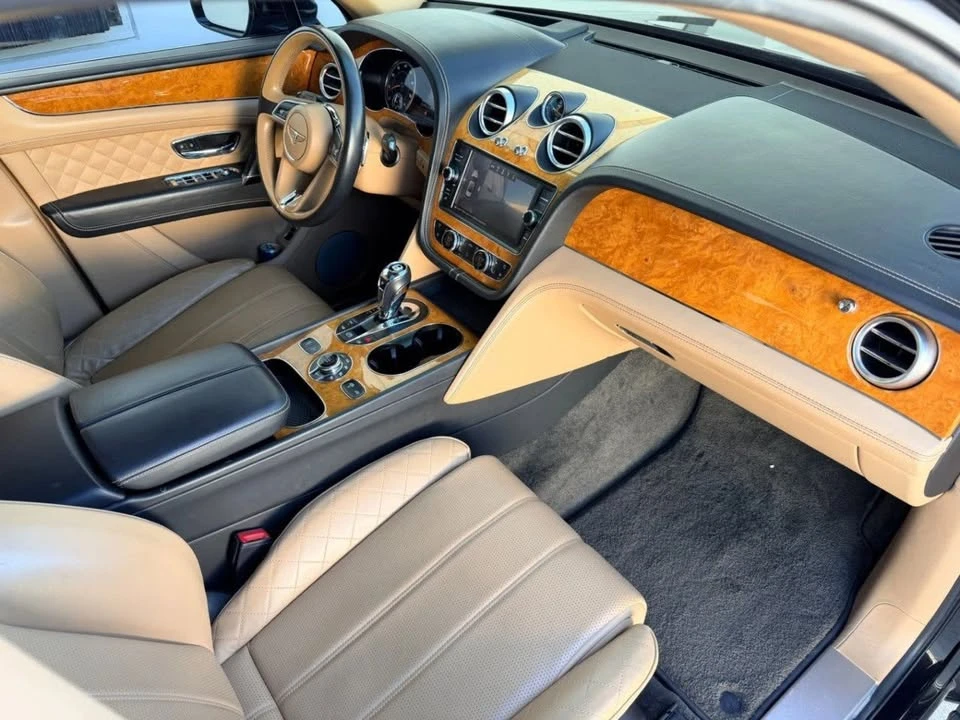 2017 Bentley Bentayga - Image 15 of 20