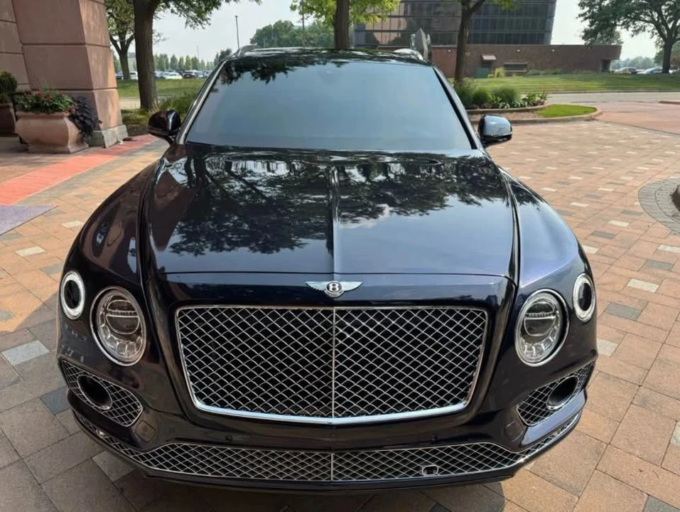 2017 Bentley Bentayga - Image 2 of 15