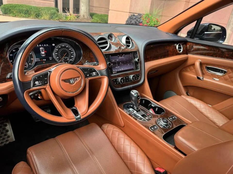 2017 Bentley Bentayga - Image 13 of 15