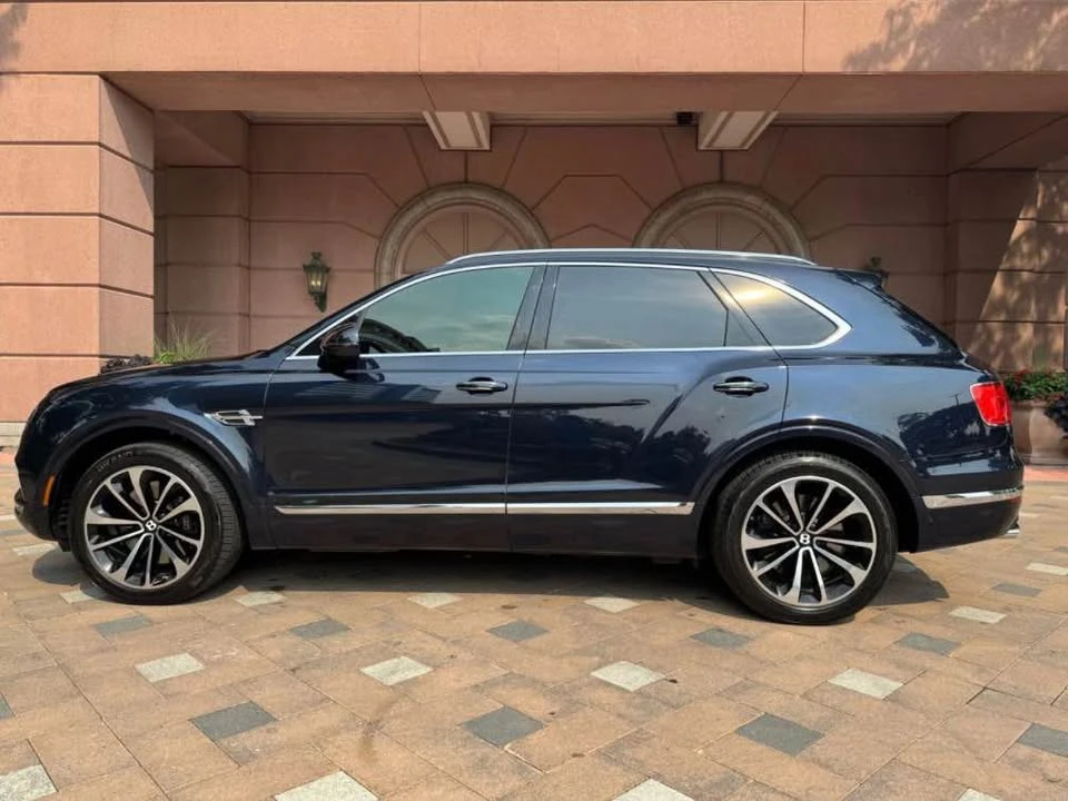 2017 Bentley Bentayga - Image 4 of 15