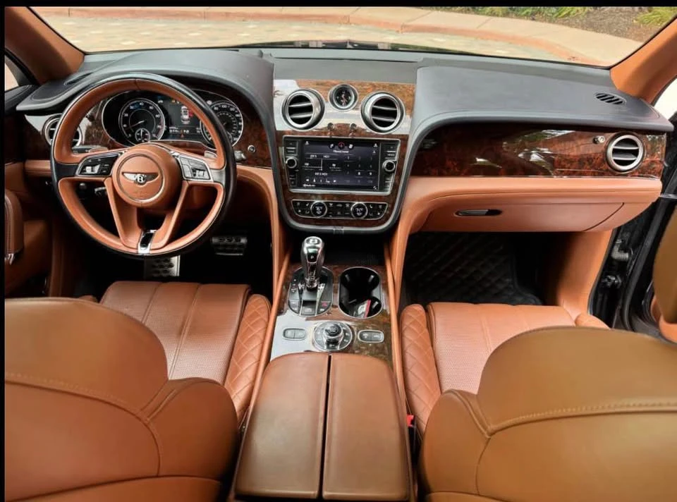 2017 Bentley Bentayga - Image 12 of 15
