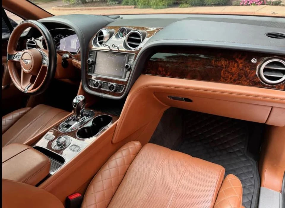 2017 Bentley Bentayga - Image 11 of 15