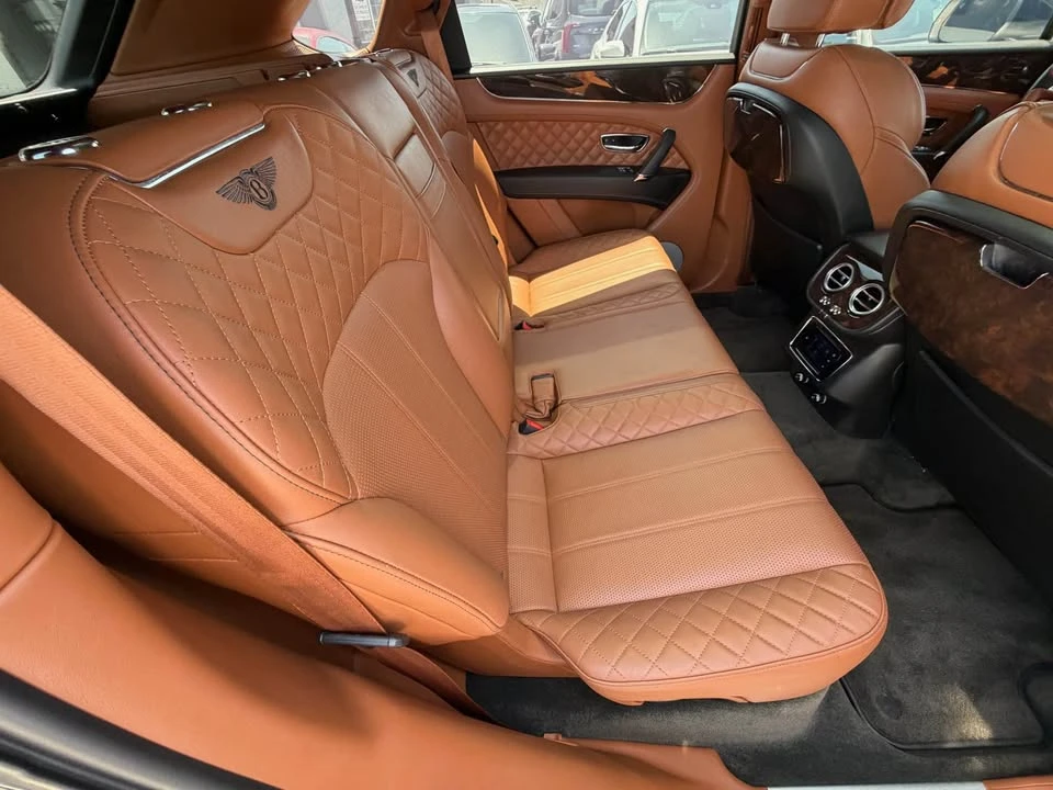 2017 Bentley Bentayga - Image 17 of 20