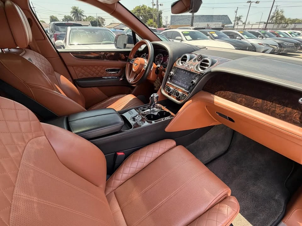 2017 Bentley Bentayga - Image 15 of 20