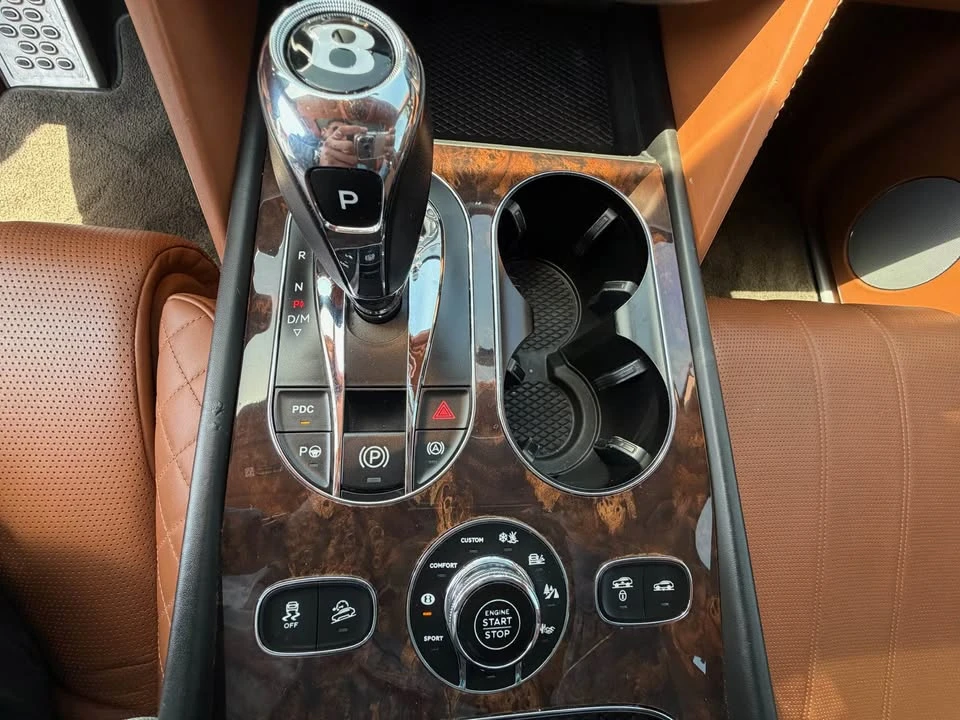 2017 Bentley Bentayga - Image 10 of 20