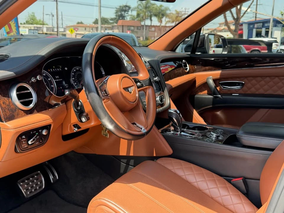 2017 Bentley Bentayga - Image 7 of 20