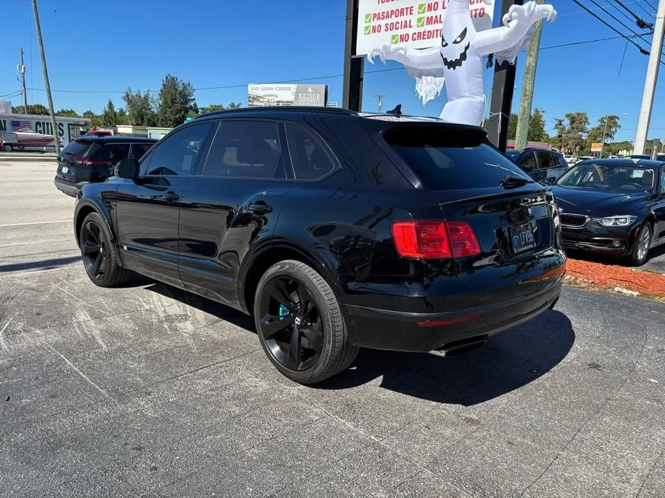 2017 Bentley Bentayga - Image 6 of 14