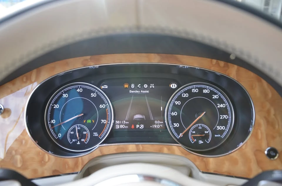 2017 Bentley Bentayga - Image 16 of 20
