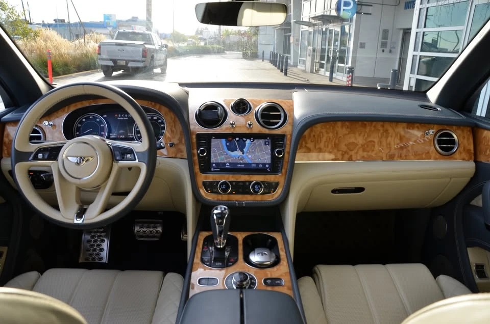 2017 Bentley Bentayga - Image 14 of 20