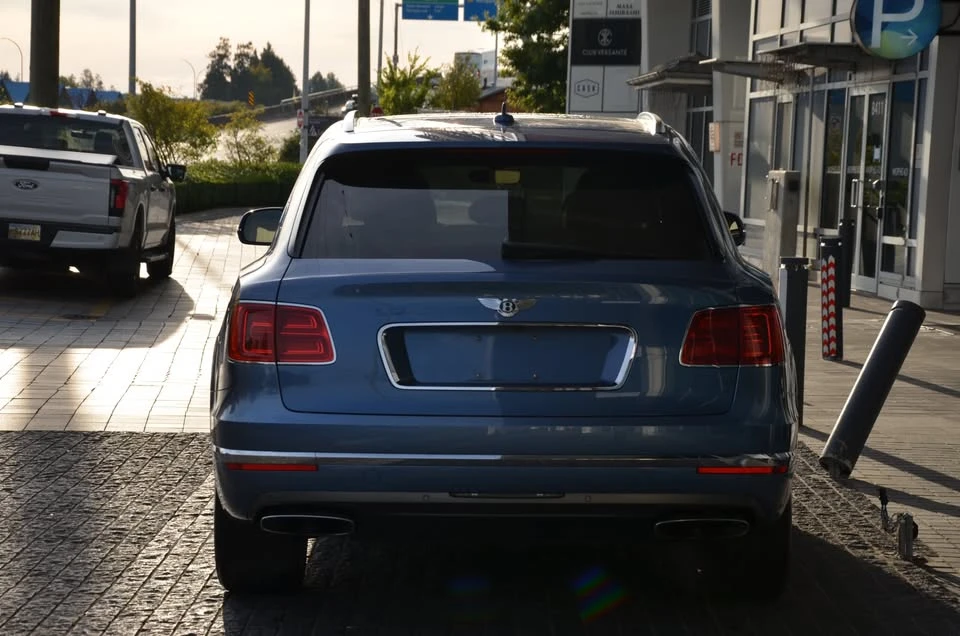 2017 Bentley Bentayga - Image 8 of 20