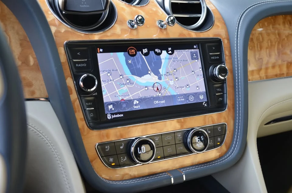 2017 Bentley Bentayga - Image 17 of 20