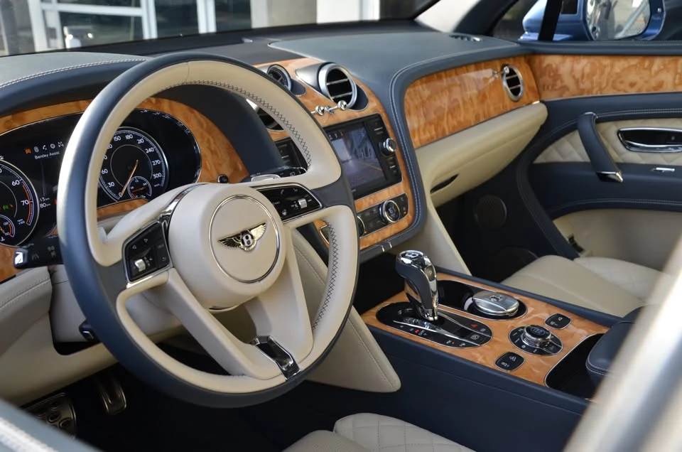 2017 Bentley Bentayga - Image 12 of 20