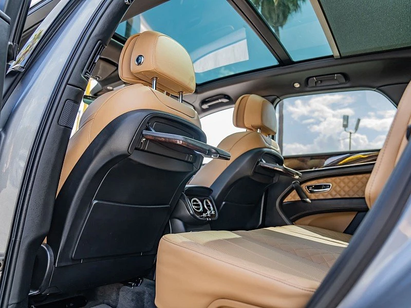 2017 Bentley Bentayga - Image 4 of 6