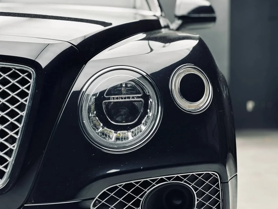 2017 Bentley Bentayga - Image 9 of 17