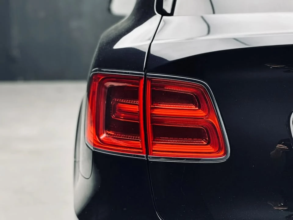 2017 Bentley Bentayga - Image 10 of 17