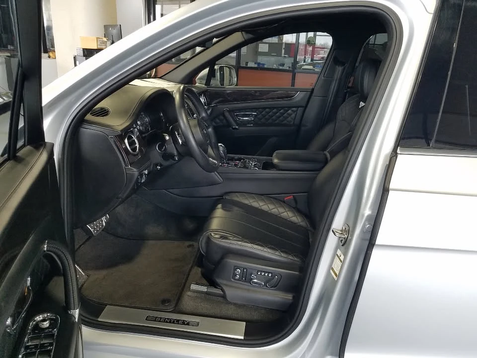 2017 Bentley Bentayga - Image 3 of 8
