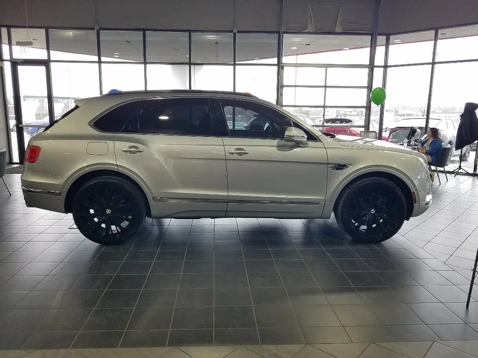 2017 Bentley Bentayga - Image 8 of 8