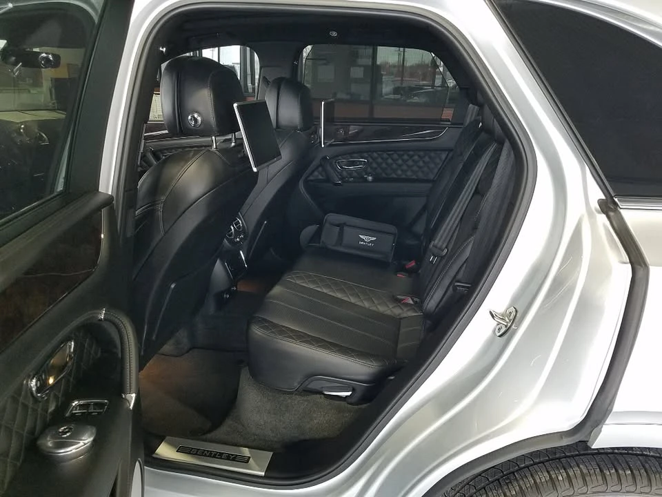 2017 Bentley Bentayga - Image 4 of 8