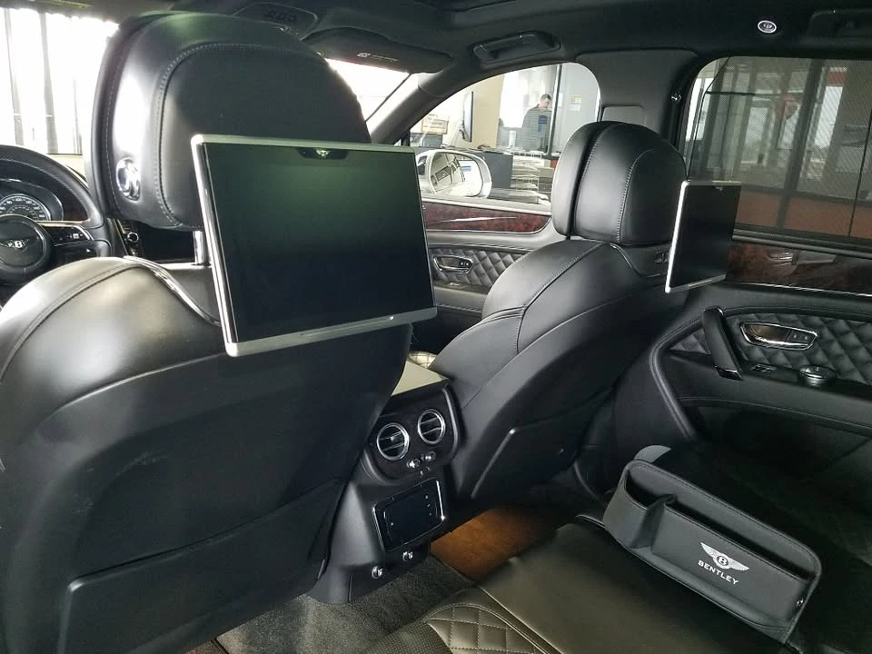 2017 Bentley Bentayga - Image 5 of 8