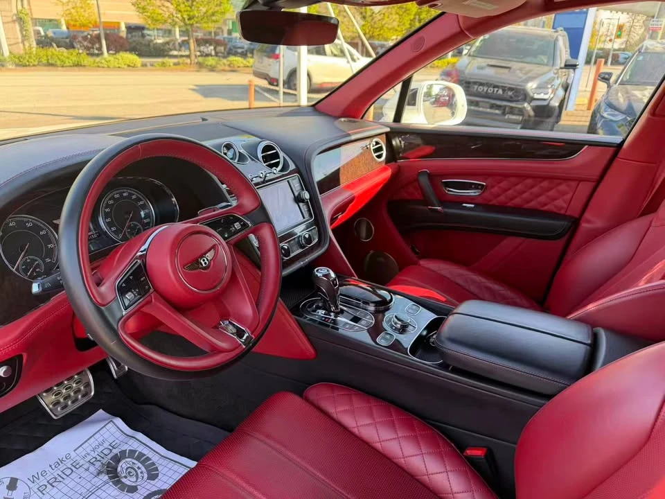 2017 Bentley Bentayga - Image 6 of 17