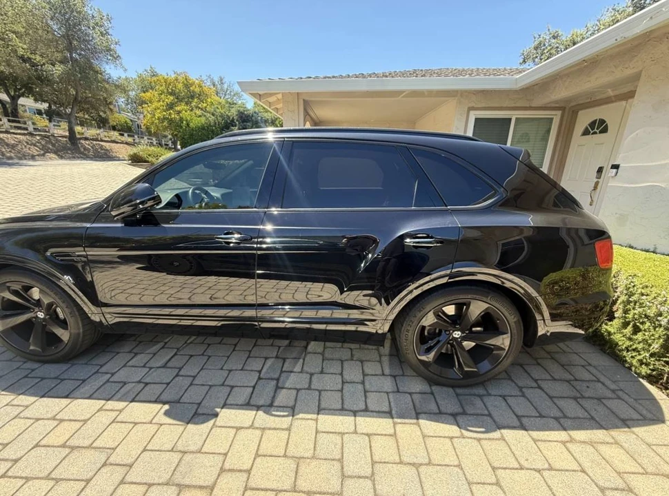 2017 Bentley Bentayga - Image 6 of 6