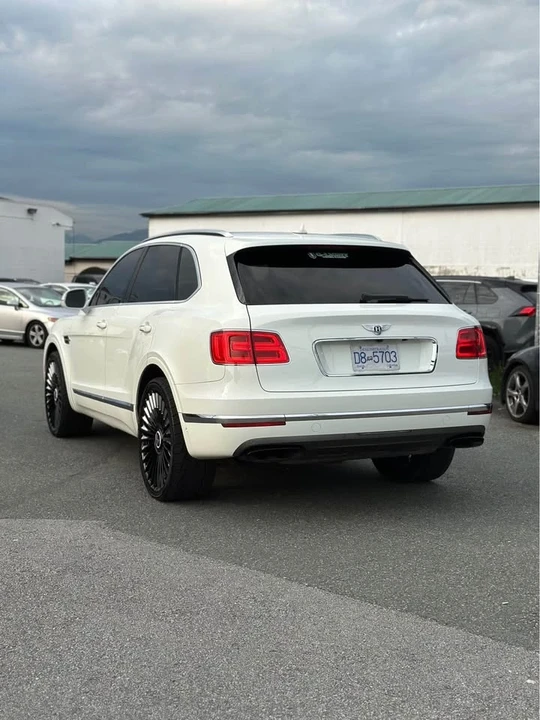 2017 Bentley Bentayga - Image 2 of 16