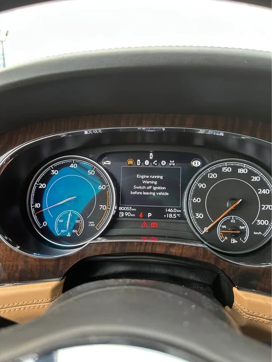 2017 Bentley Bentayga - Image 14 of 16