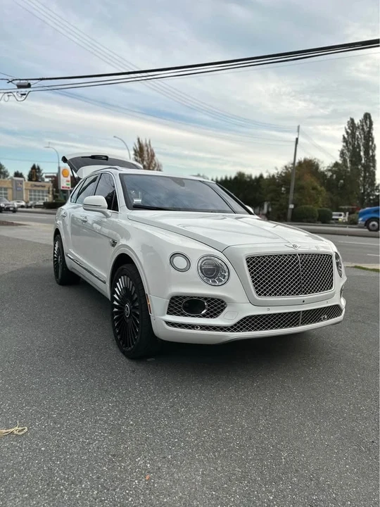 2017 Bentley Bentayga - Image 5 of 16