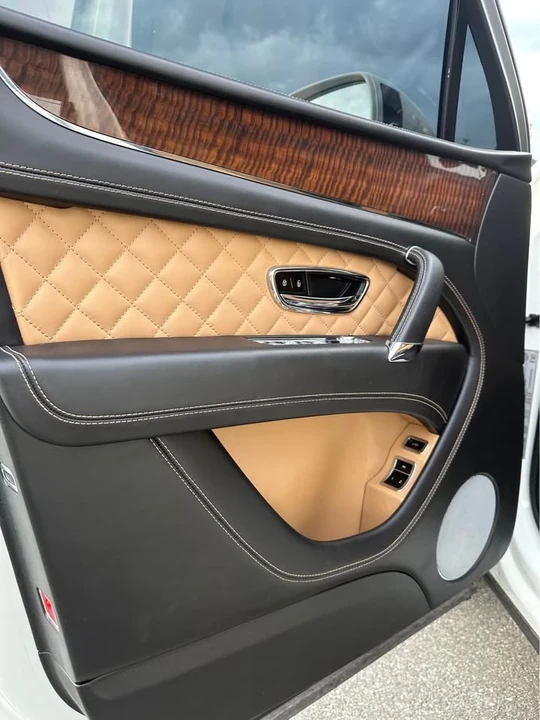 2017 Bentley Bentayga - Image 11 of 16