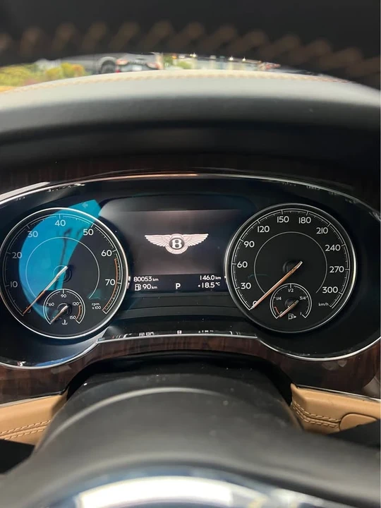 2017 Bentley Bentayga - Image 6 of 12